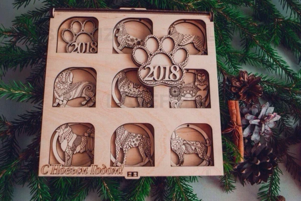 Игрушки и Коробка
