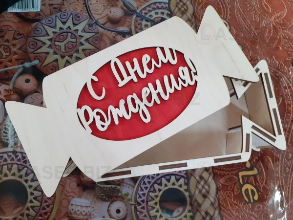 Подарочная коробка в форме конфеты